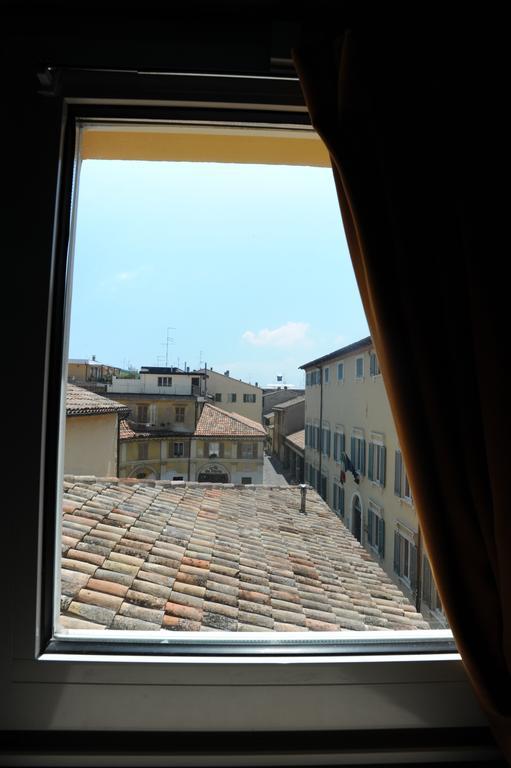 B&B Aurora Domus D'A-Mare Pesaro Phòng bức ảnh