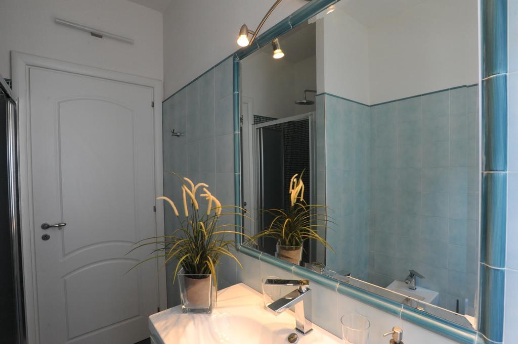 B&B Aurora Domus D'A-Mare Pesaro Phòng bức ảnh