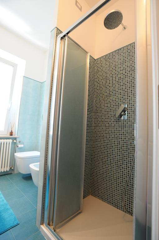B&B Aurora Domus D'A-Mare Pesaro Phòng bức ảnh