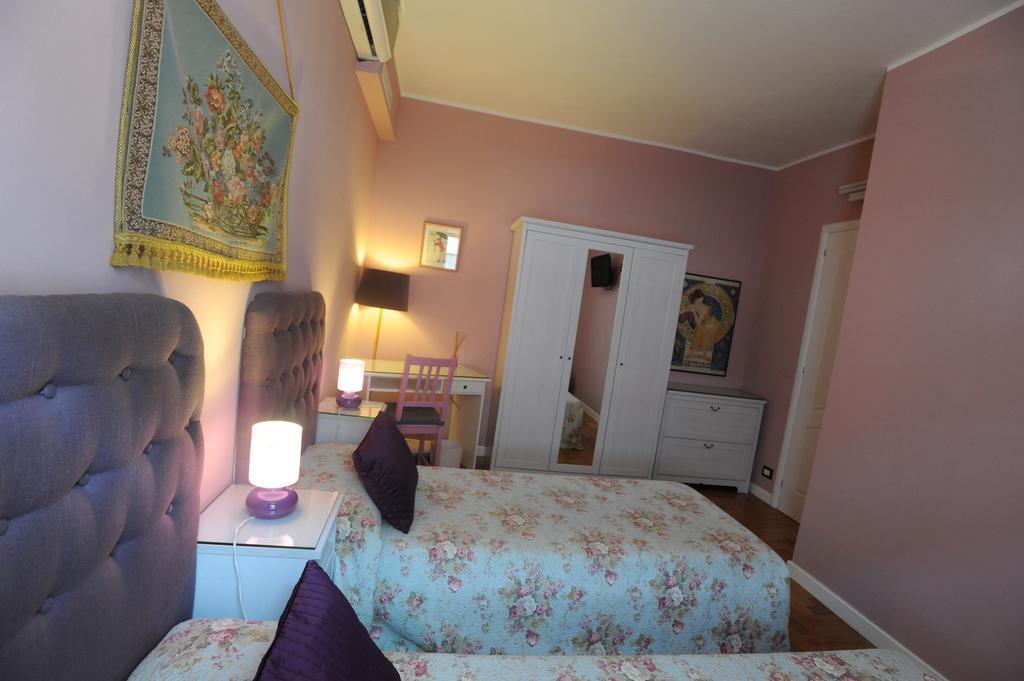 B&B Aurora Domus D'A-Mare Pesaro Phòng bức ảnh