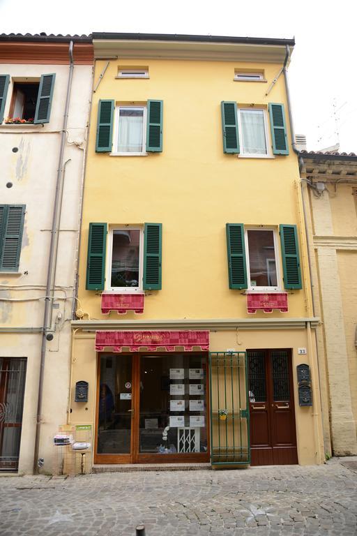B&B Aurora Domus D'A-Mare Pesaro Ngoại thất bức ảnh