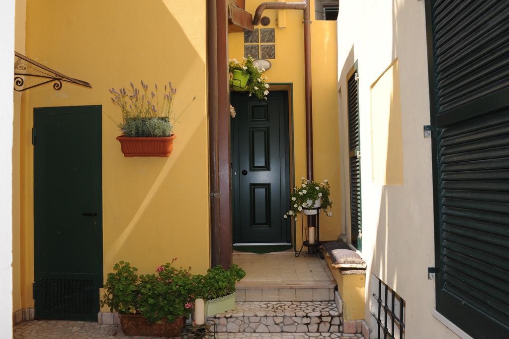 B&B Aurora Domus D'A-Mare Pesaro Ngoại thất bức ảnh