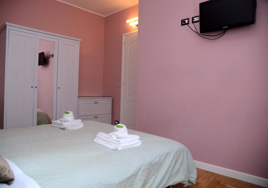 B&B Aurora Domus D'A-Mare Pesaro Ngoại thất bức ảnh